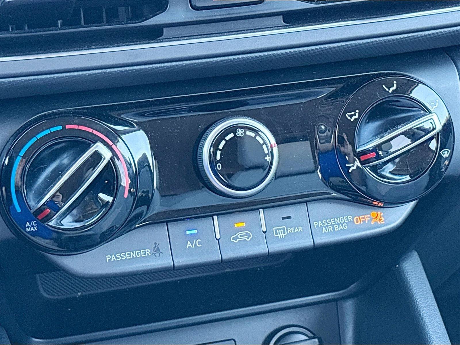 Certified 2023 Hyundai Kona SEL AWD/4WD image 9