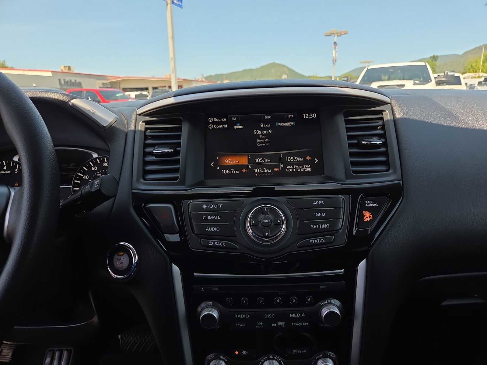 Used 2020 Nissan Pathfinder S AWD/4WD image 24