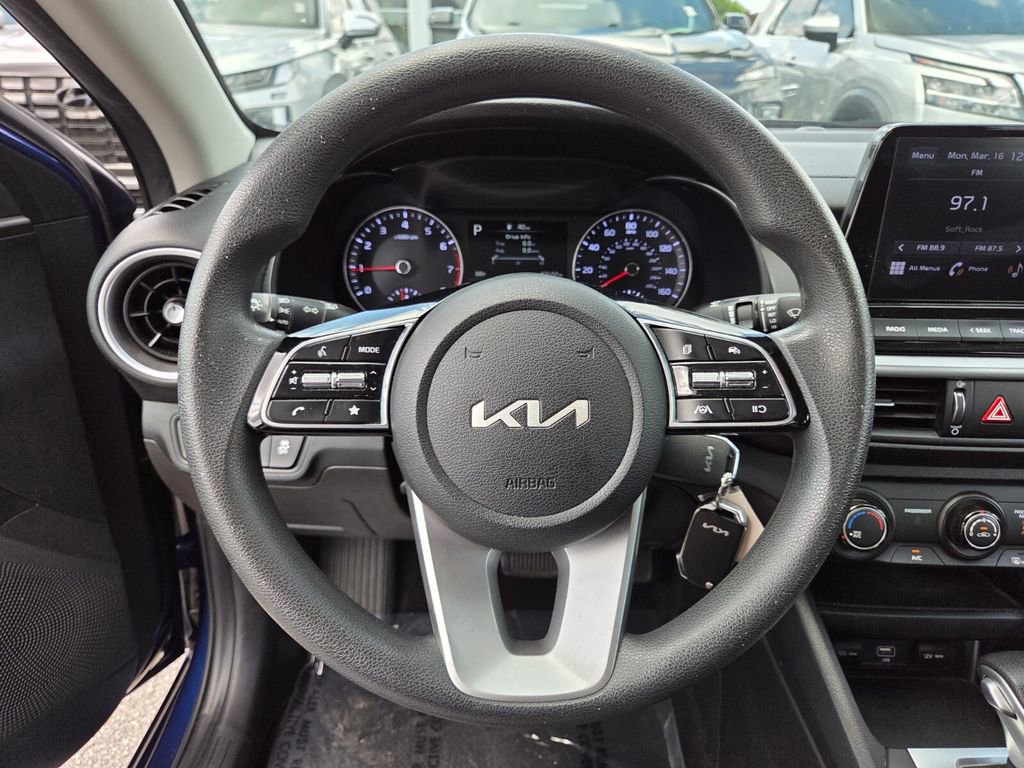 Used 2022 Kia Forte LXS w/ LXS Technology Package image 25