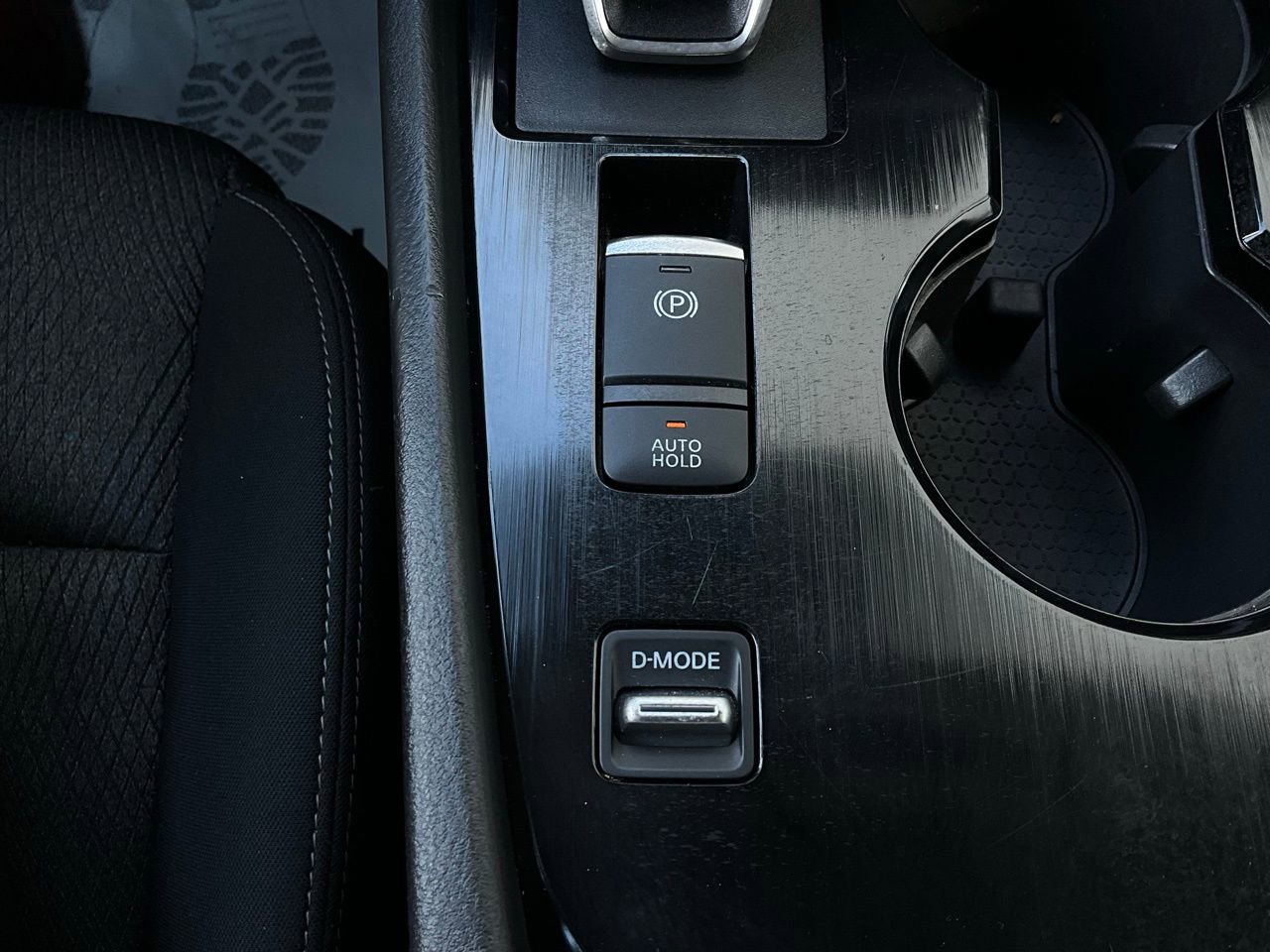 Used 2025 Nissan Rogue SV image 23