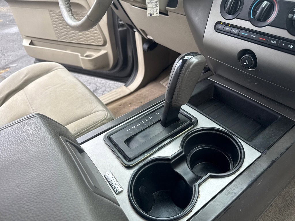 Used 2011 Ford Expedition XLT image 19