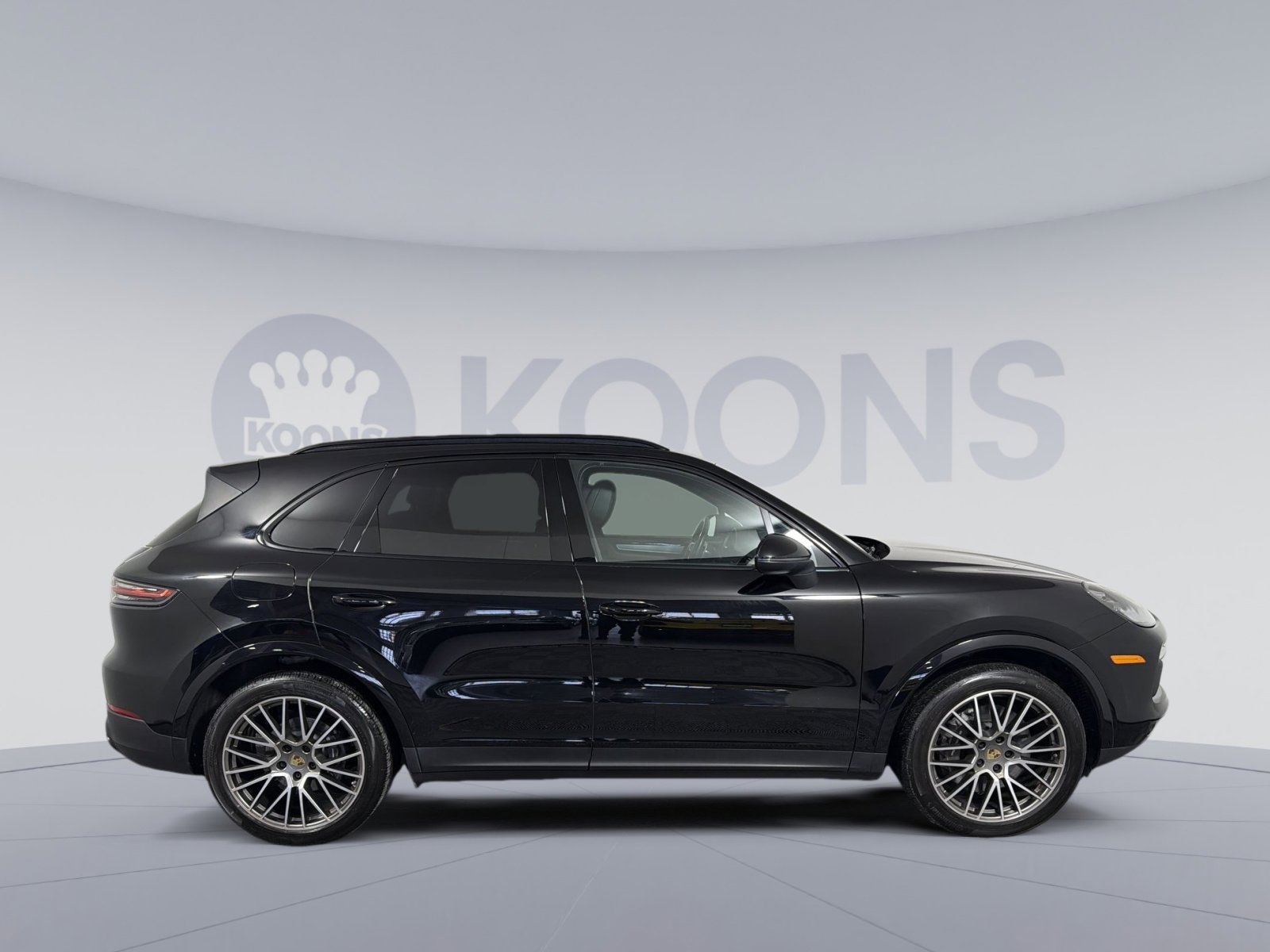 Used 2023 Porsche Cayenne Platinum Edition image 8