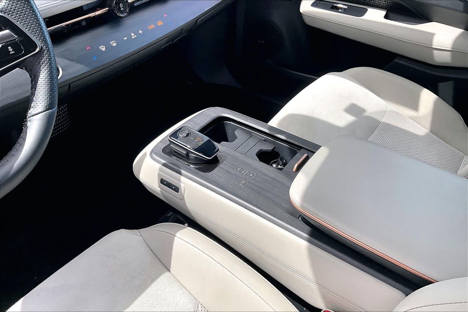 Certified 2023 Nissan Ariya FWD image 15