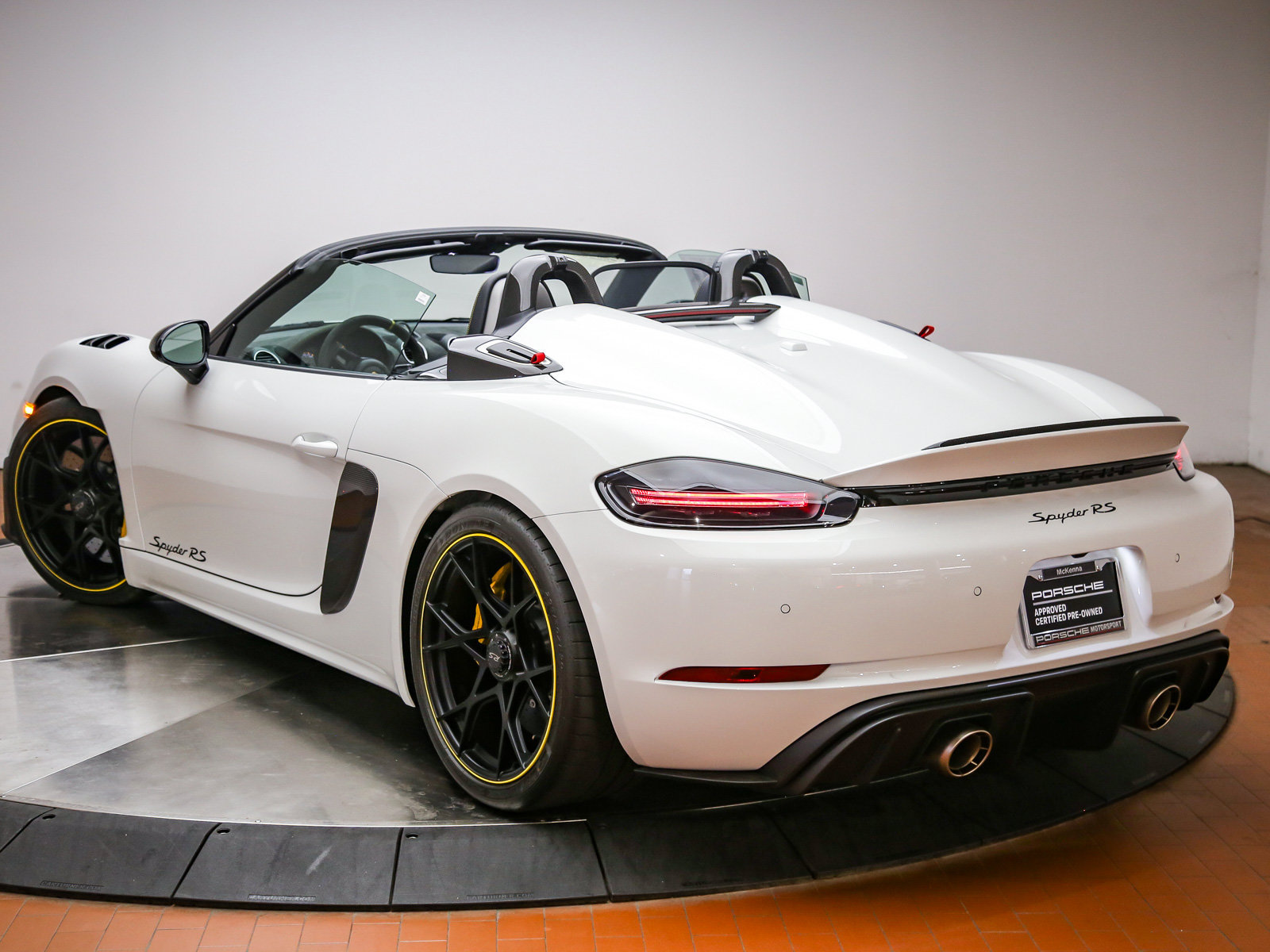 Certified 2025 Porsche 718 Boxster Spyder RS RWD image 3