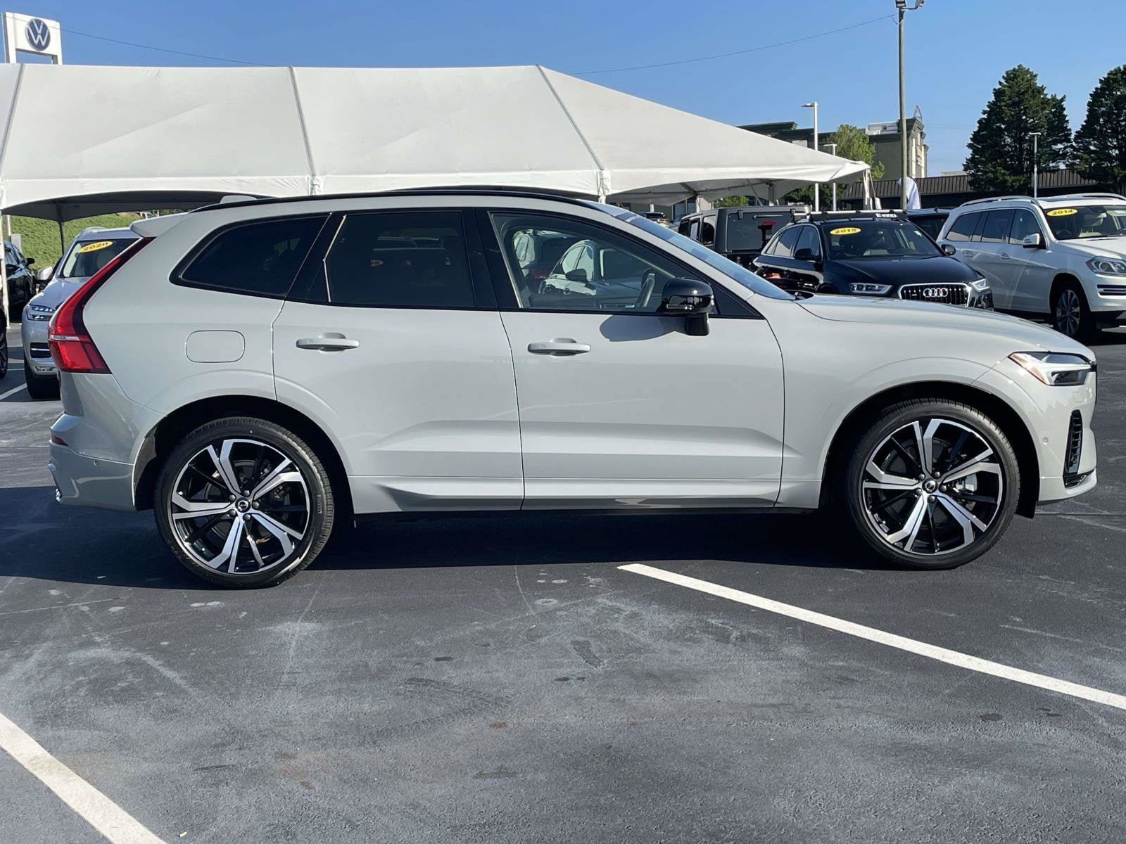 Certified 2025 Volvo XC60 T8 Ultra w/ Protection Package Premier AWD/4WD image 8