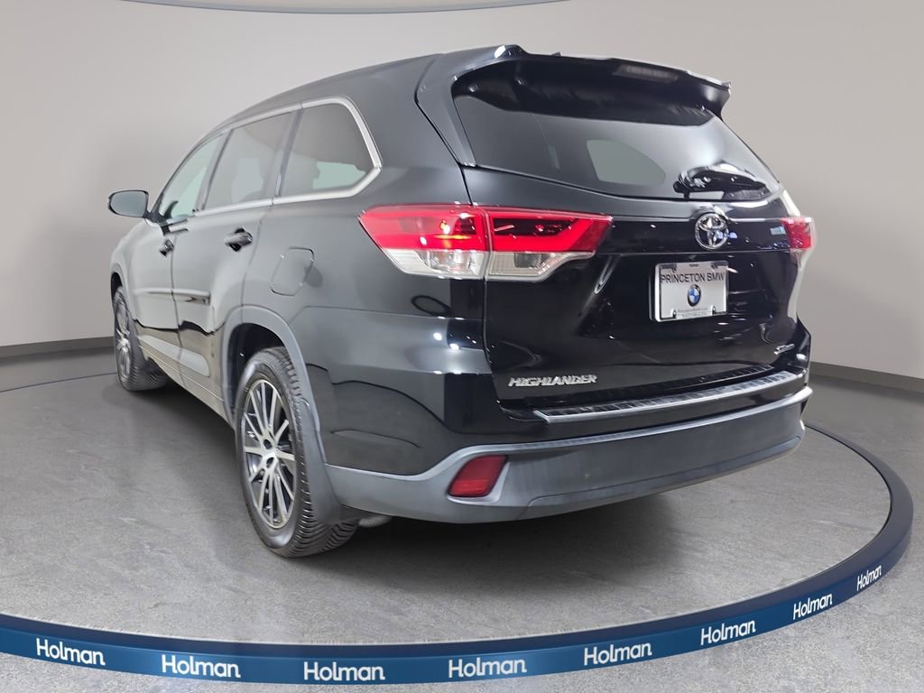 Used 2017 Toyota Highlander SE image 8