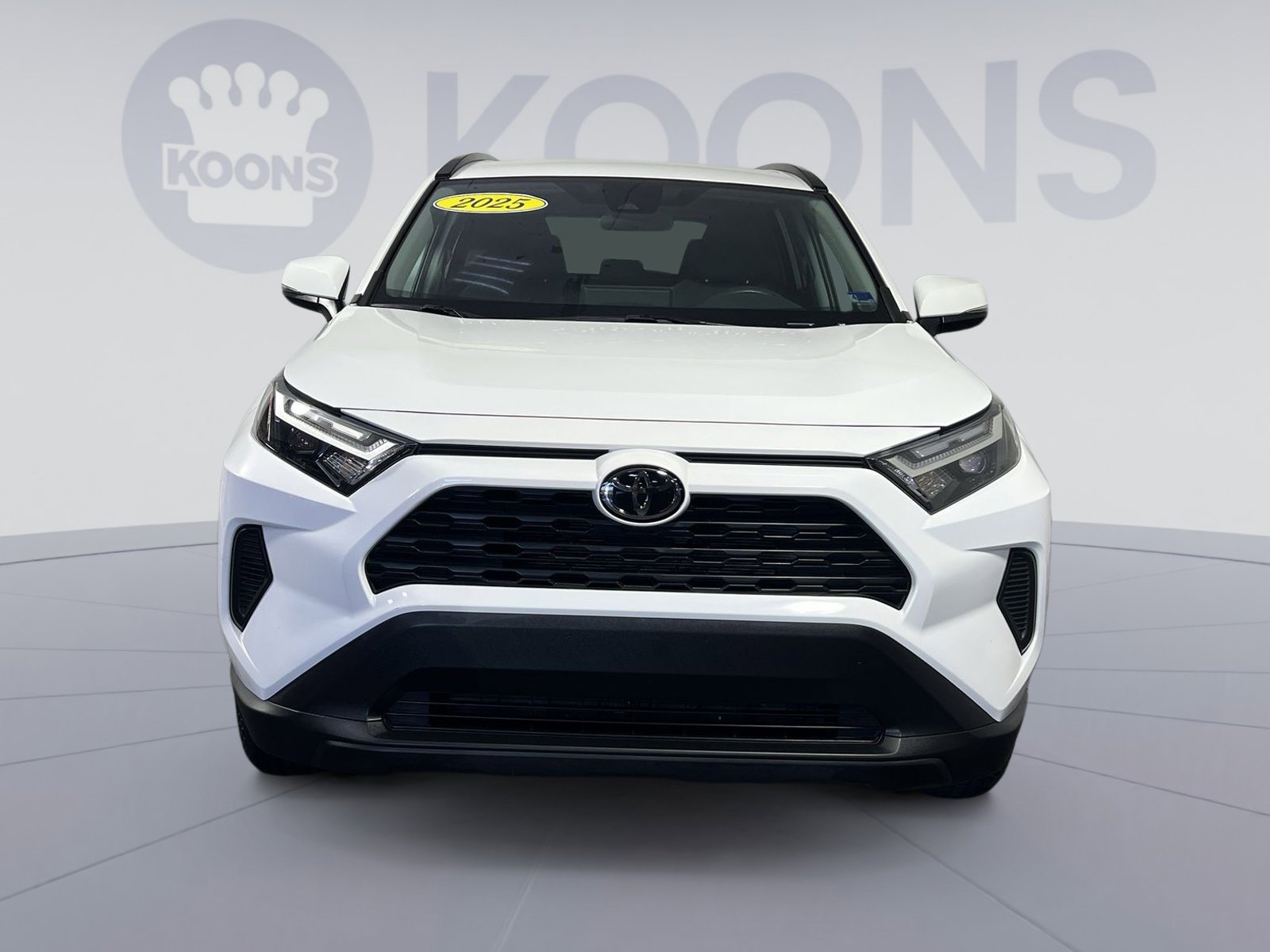 Used 2025 Toyota RAV4 XLE AWD/4WD image 4