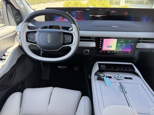 New 2026 Lincoln Navigator L Reserve AWD/4WD image 25