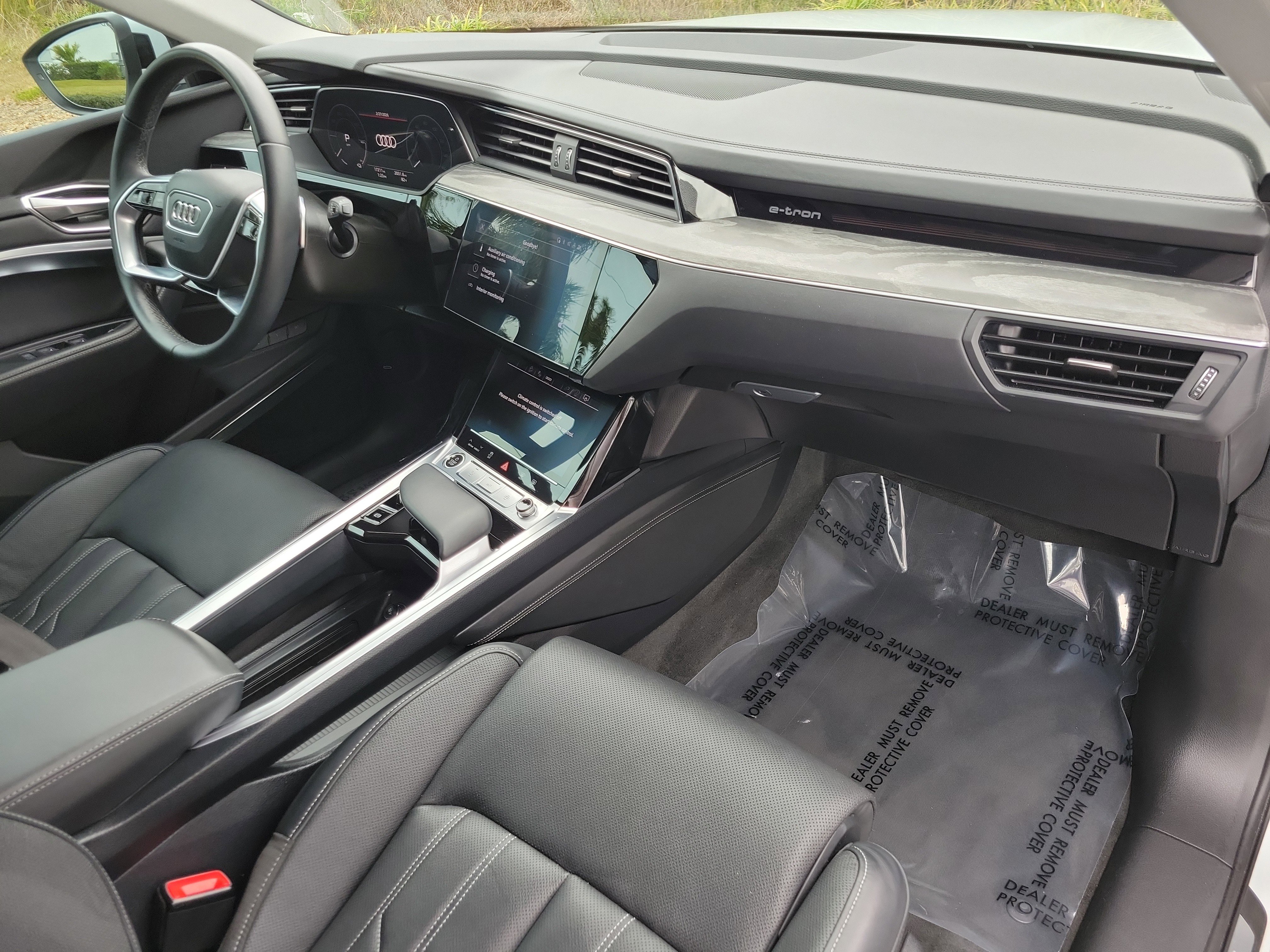 Used 2024 Audi Q8 e-tron Prestige w/ Prestige Package image 12