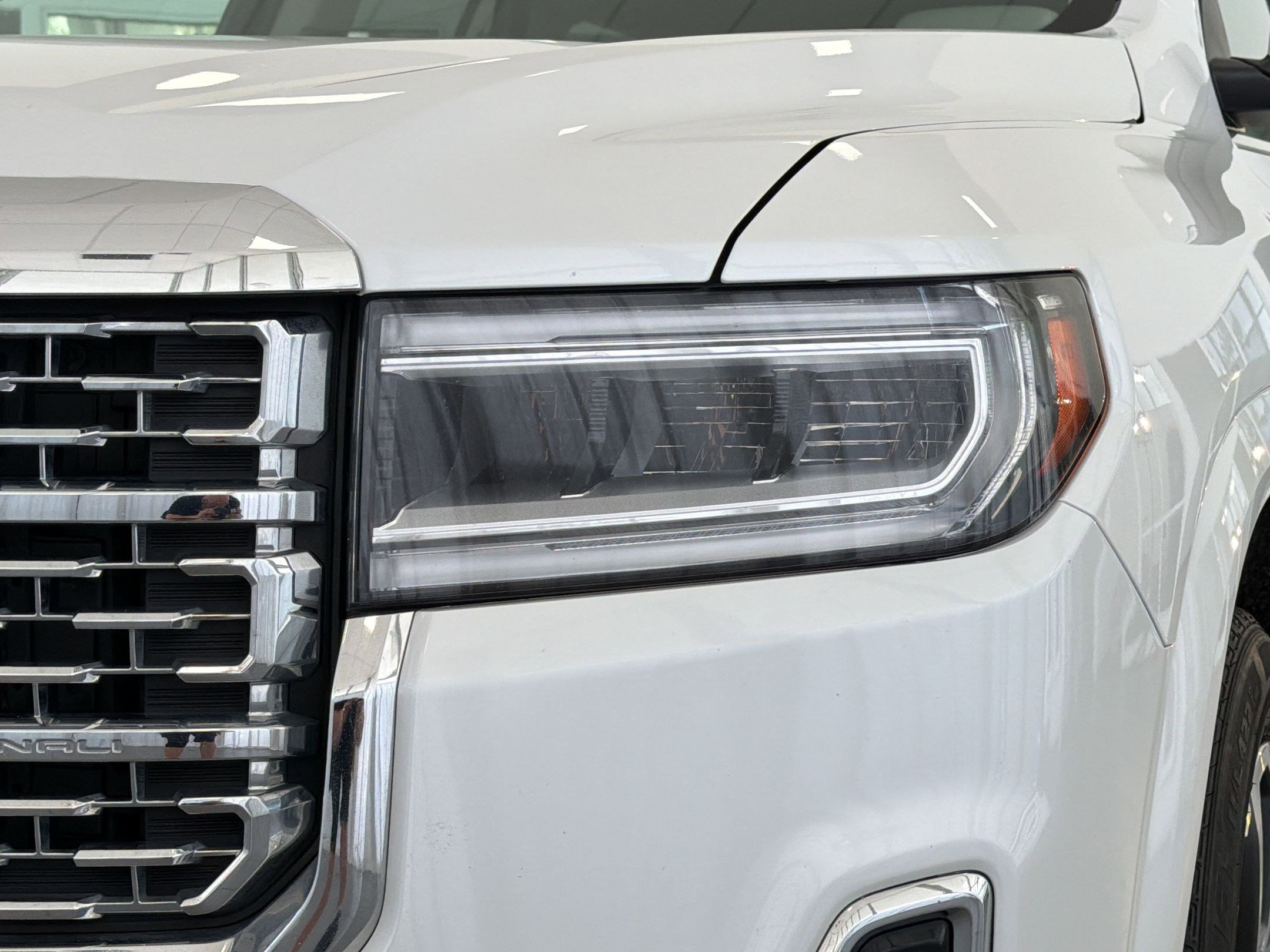 Used 2022 GMC Acadia Denali w/ Denali Ultimate Package image 11