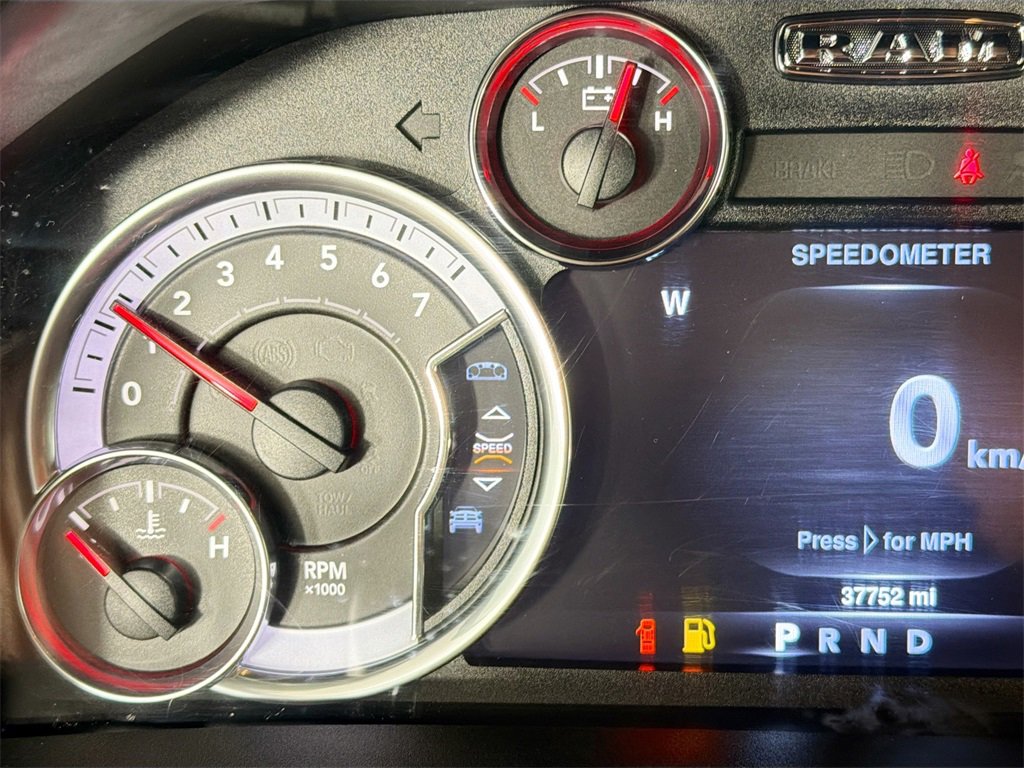 Used 2022 RAM 1500 Classic SLT w/ SLT Plus D￩cor Group image 12