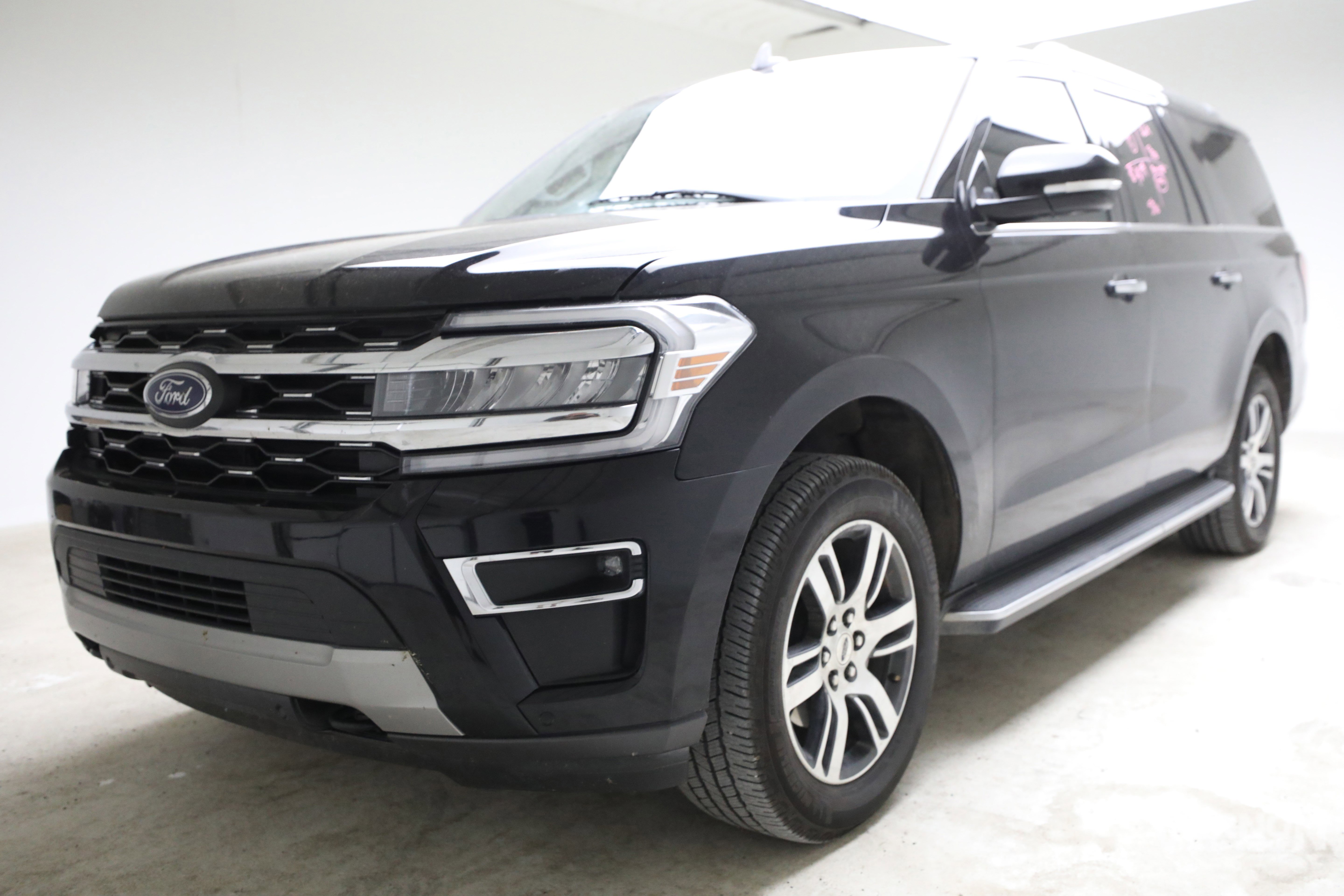 Used 2023 Ford Expedition Max Limited AWD/4WD image 1