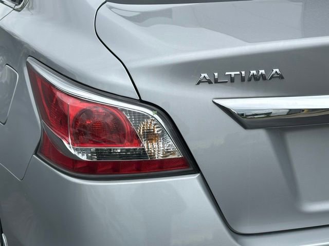 Used 2015 Nissan Altima 2.5 S w/ Power Driver Seat Package FWD image 13