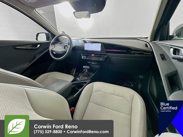 Used 2024 Kia Niro EX Touring image 28
