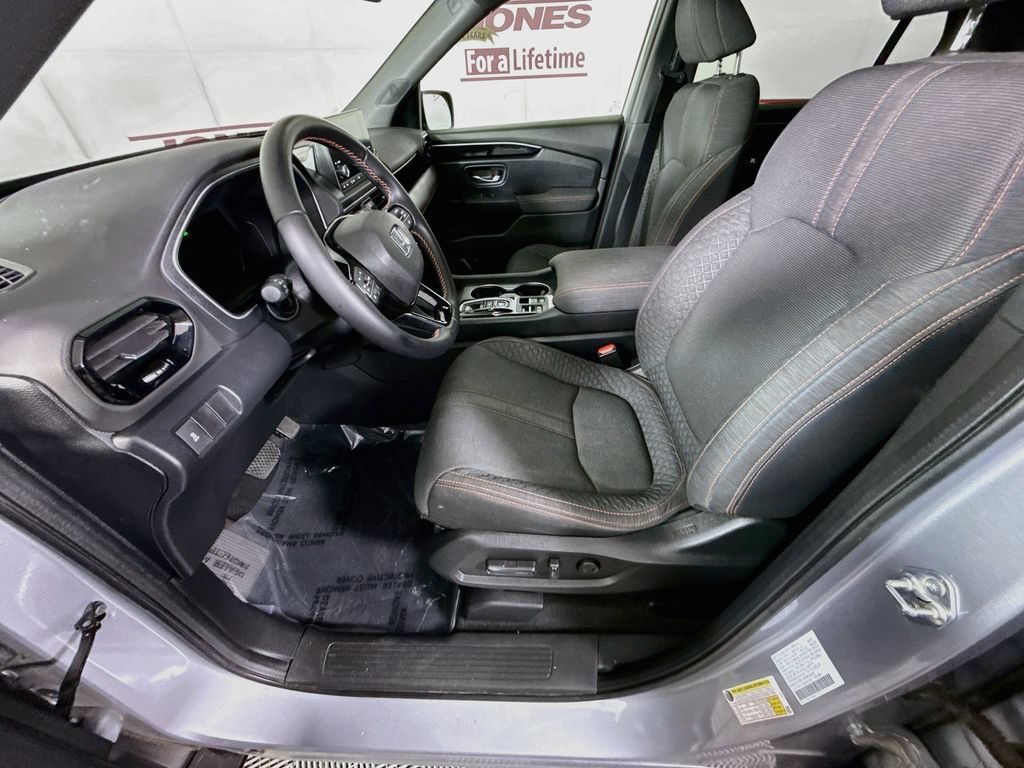 Used 2023 Honda Pilot Sport image 23