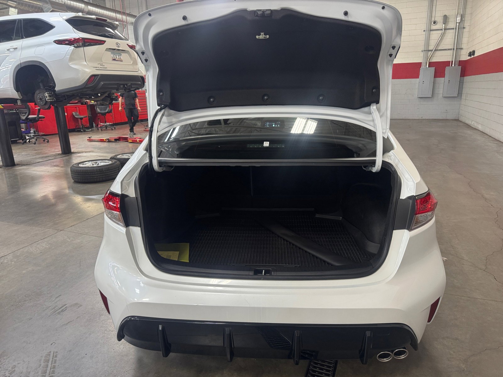 Certified 2024 Toyota Corolla SE w/ SE Package image 34