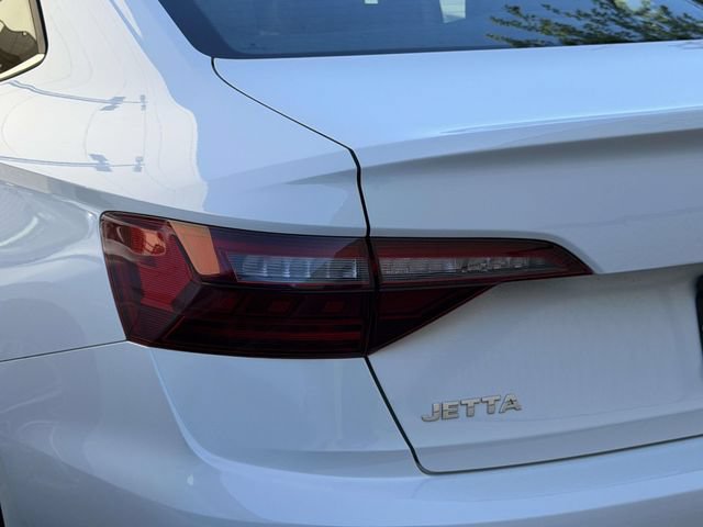 Certified 2021 Volkswagen Jetta R-Line w/ R-Line Cold Weather Package FWD image 11