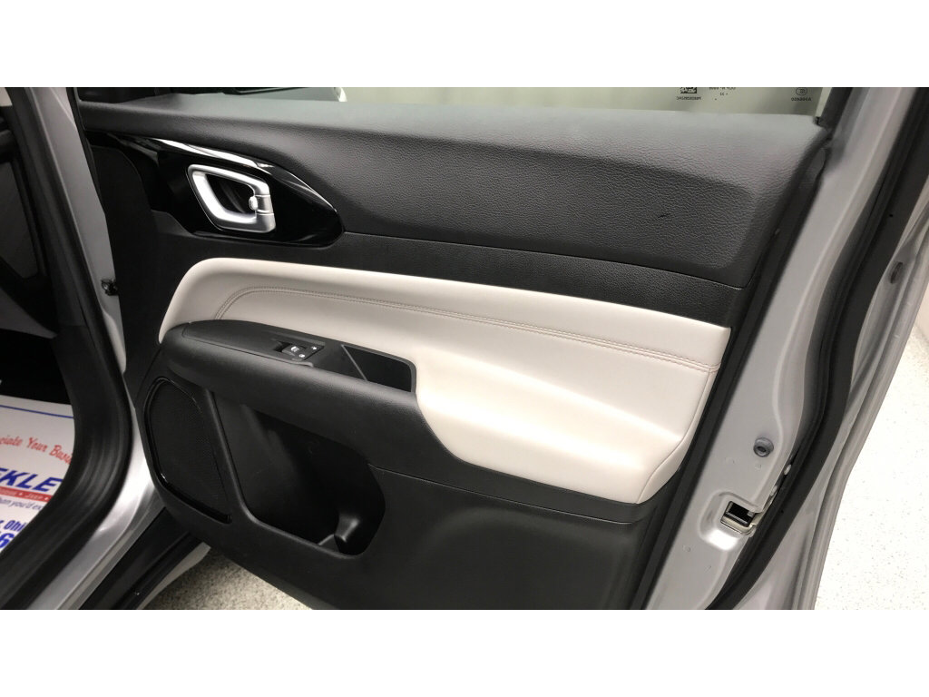 Used 2022 Jeep Compass Limited AWD/4WD image 23
