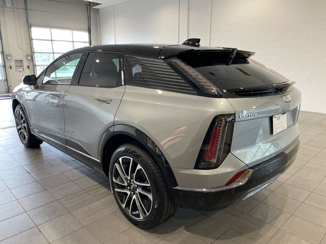 Used 2025 Cadillac Optiq Sport 1 AWD/4WD image 3