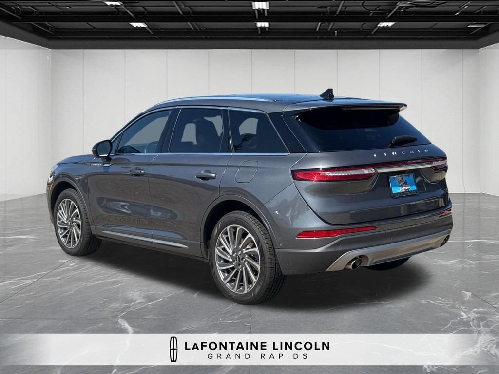 Used 2023 Lincoln Corsair Reserve w/ Equipment Group 202A AWD/4WD image 3