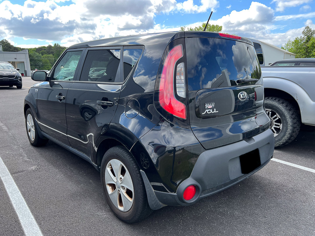 Used 2015 Kia Soul FWD image 2