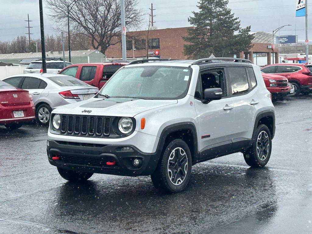Used 2015 Jeep Renegade Trailhawk w/ Cold Weather Group image 9