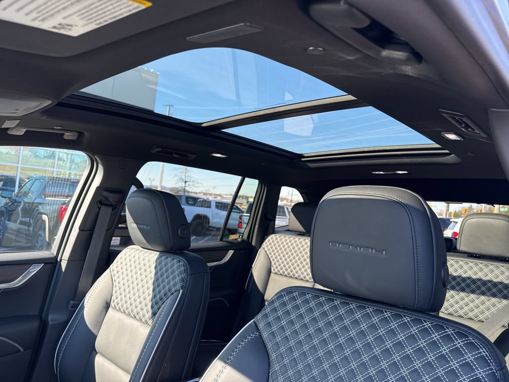 New 2026 GMC Acadia Denali w/ Super Cruise Package FWD image 22