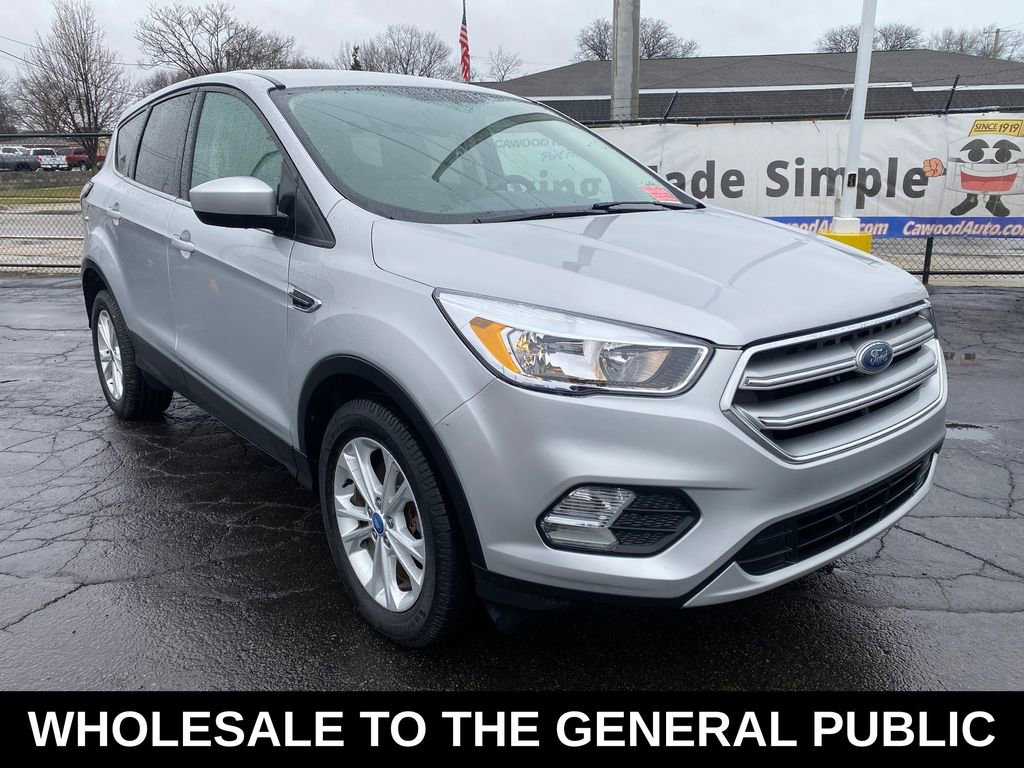 Used 2017 Ford Escape SE image 1