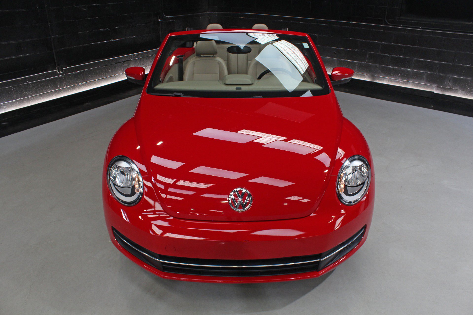 Used 2014 Volkswagen Beetle TDI FWD image 10