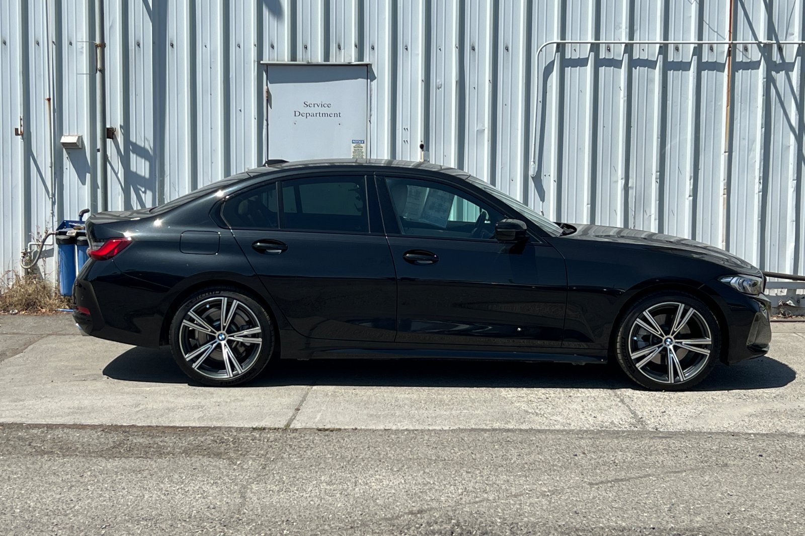 Used 2023 BMW 330i Sedan w/ Premium Package RWD image 3