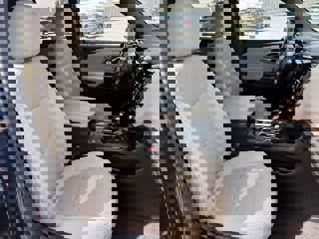 Used 2023 Chevrolet Traverse LS FWD image 22