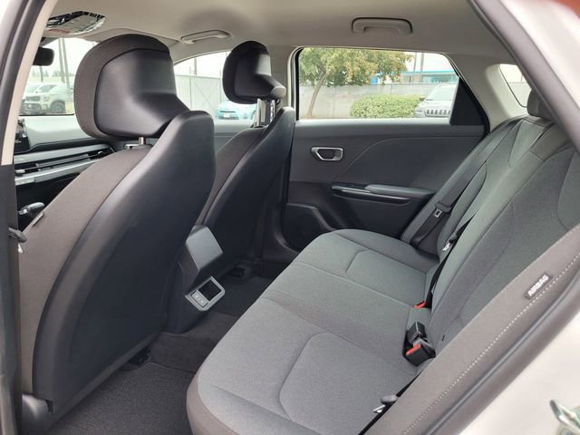 New 2025 Kia K4 LXS image 7