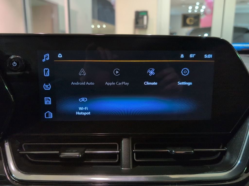 Used 2025 Chevrolet Trax RS w/ Driver Confidence Package image 16