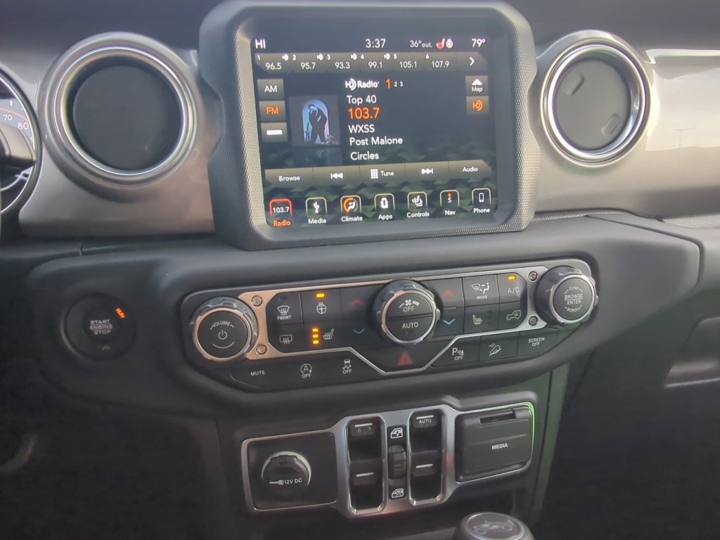 Used 2019 Jeep Wrangler Unlimited Sahara image 16