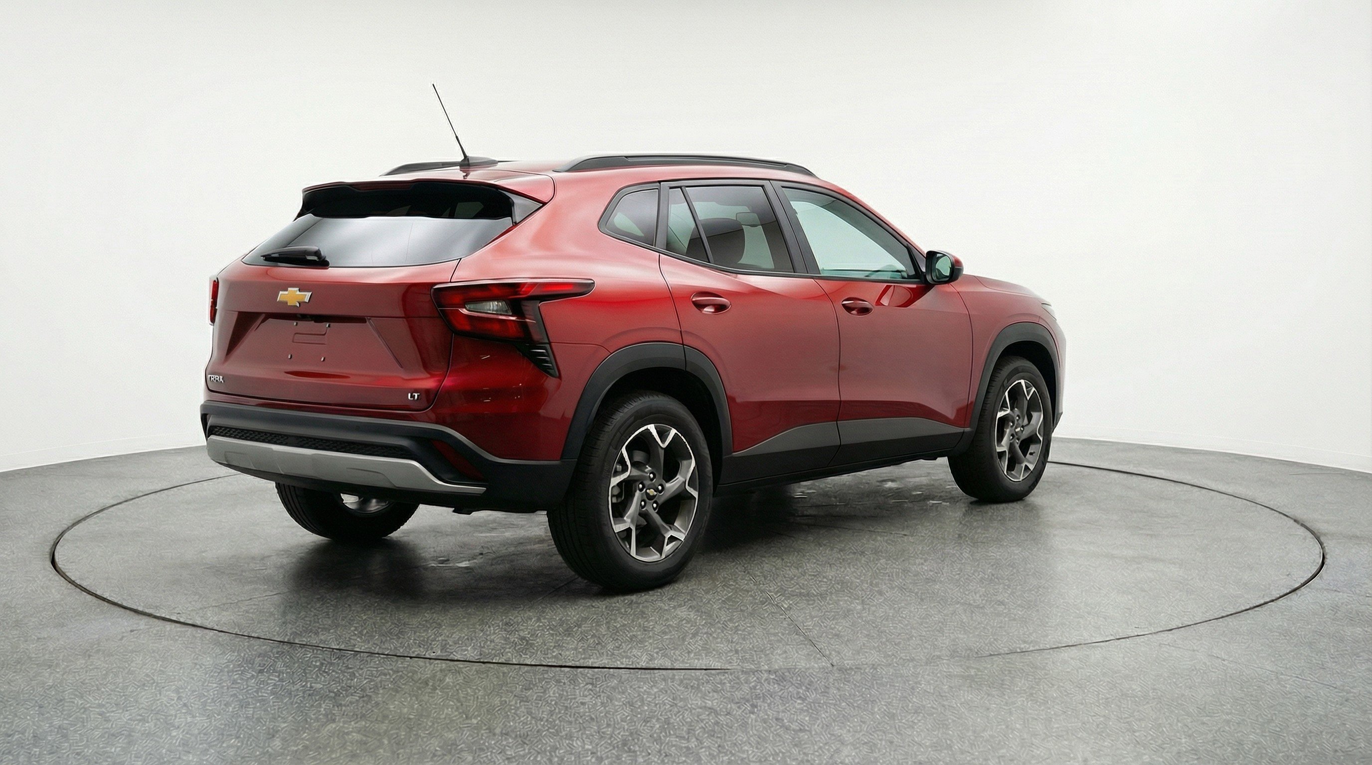 Used 2025 Chevrolet Trax LT w/ LT Convenience Package FWD image 9