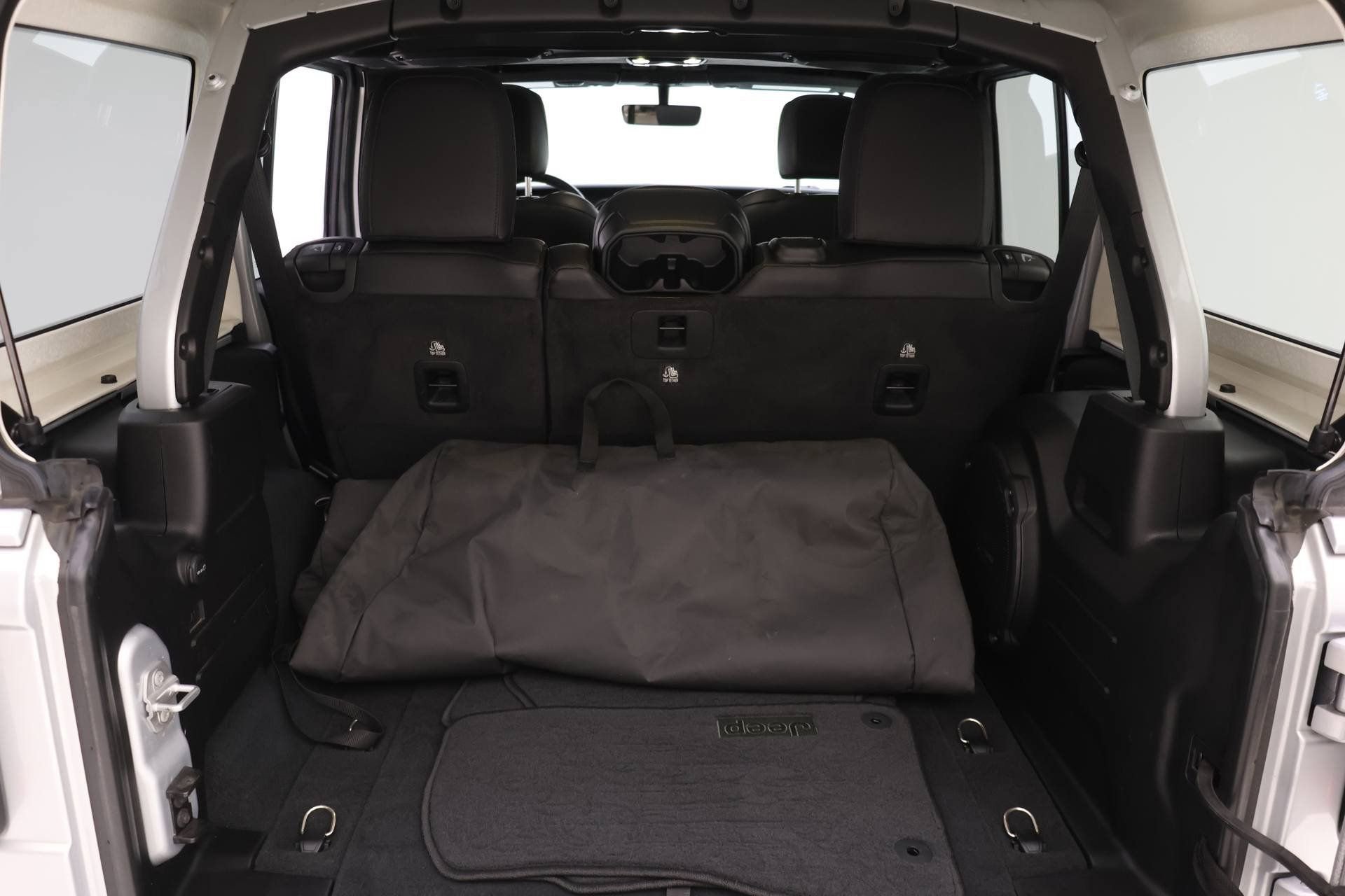 Used 2023 Jeep Wrangler Altitude image 14