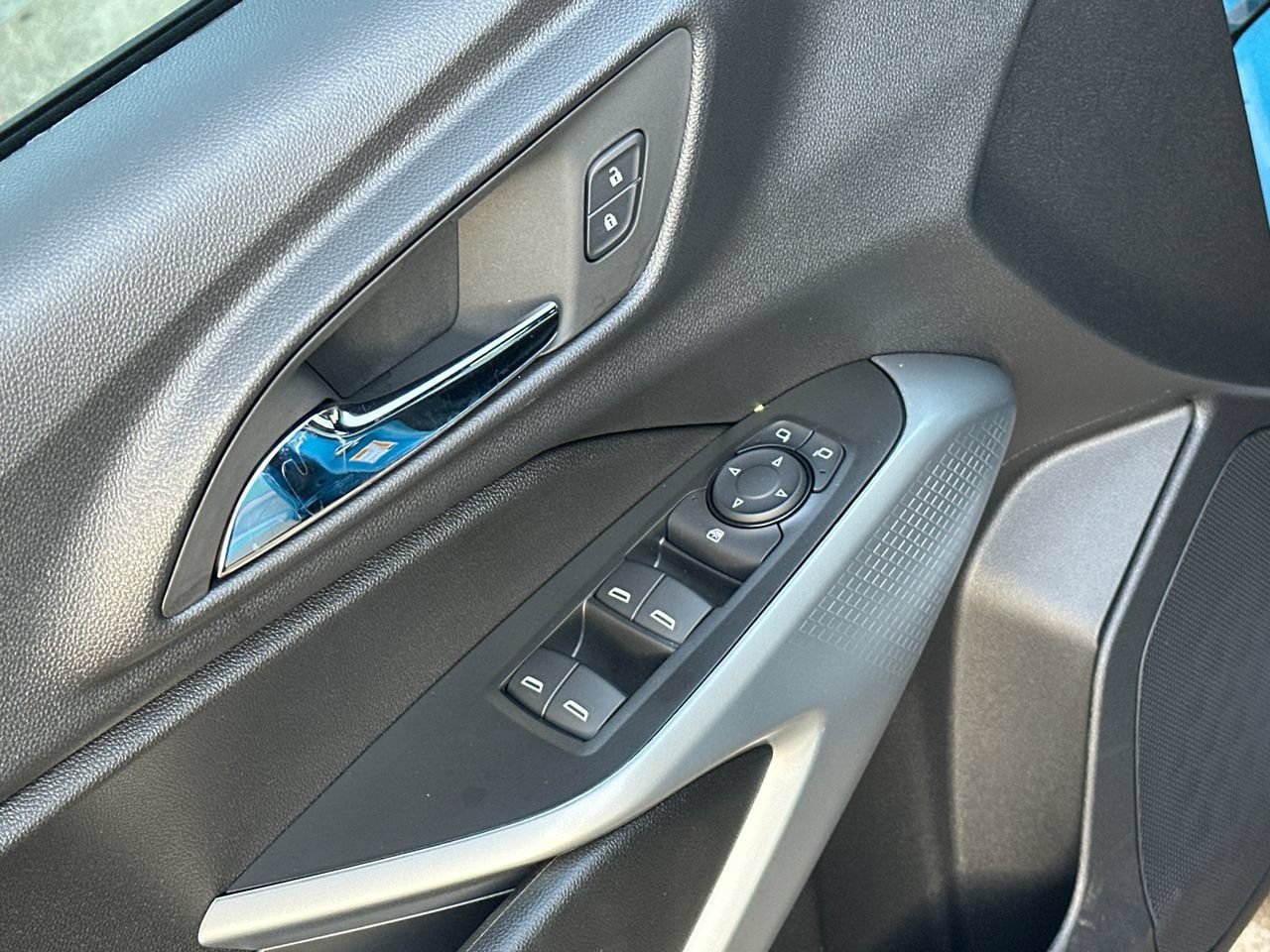 New 2026 Chevrolet Trax RS w/ Sunroof Package FWD image 12