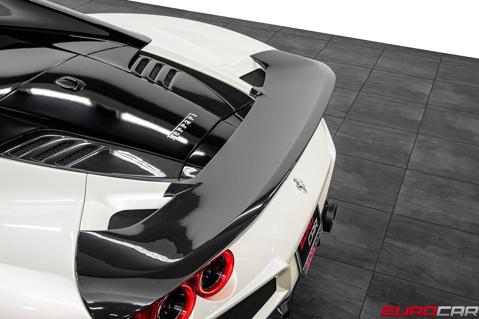 Used 2021 Ferrari F8 Tributo RWD image 27