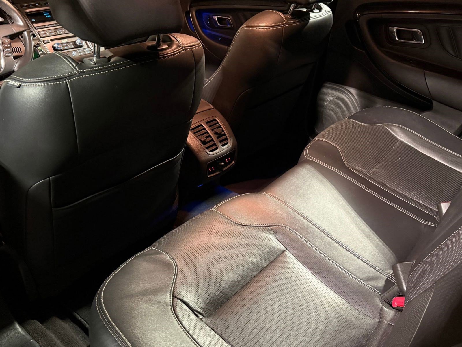 Used 2011 Ford Taurus Limited w/ 301A Rapid Spec Order Code image 23