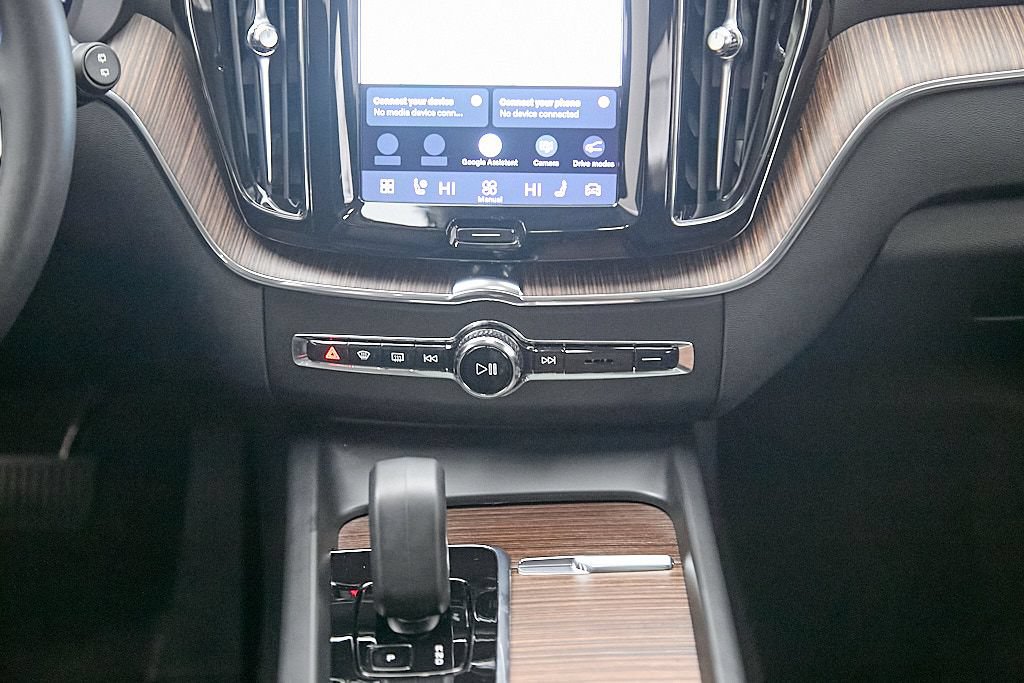 Certified 2023 Volvo XC60 B5 Plus w/ Climate Package AWD/4WD image 29