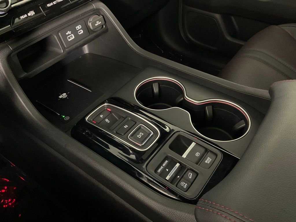 Used 2025 Honda Pilot Black Edition image 18