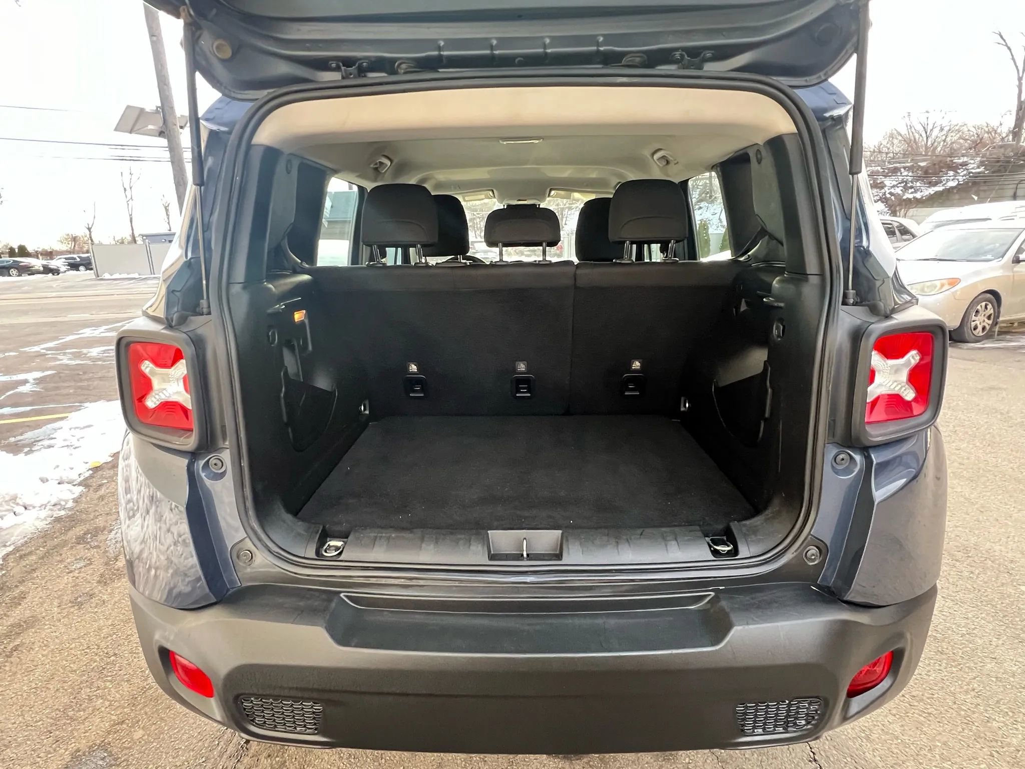 Used 2021 Jeep Renegade Sport image 10