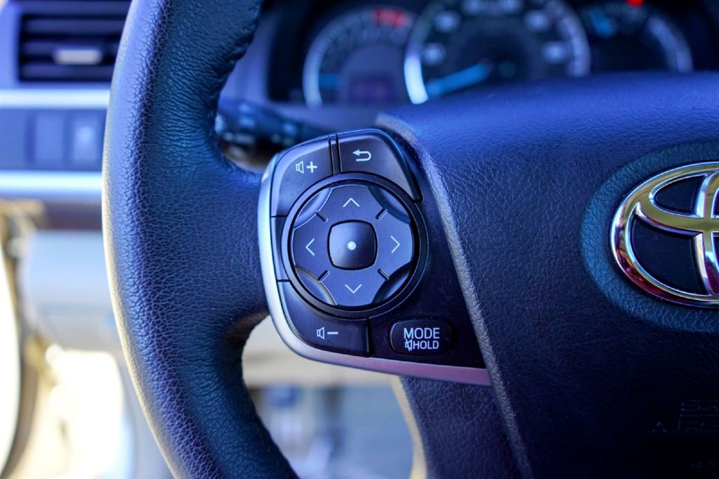 Used 2012 Toyota Camry XLE w/ Leather Pkg image 14