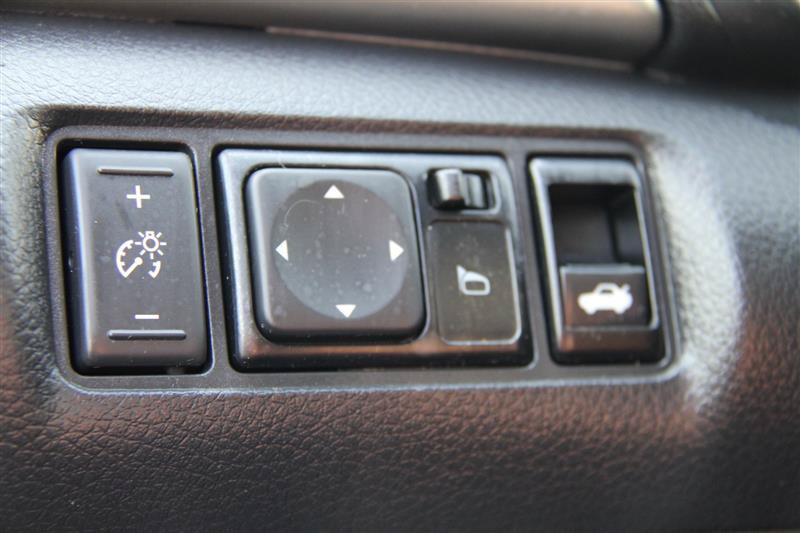Used 2018 Nissan Sentra SR w/ Premium Package (P02) FWD image 36