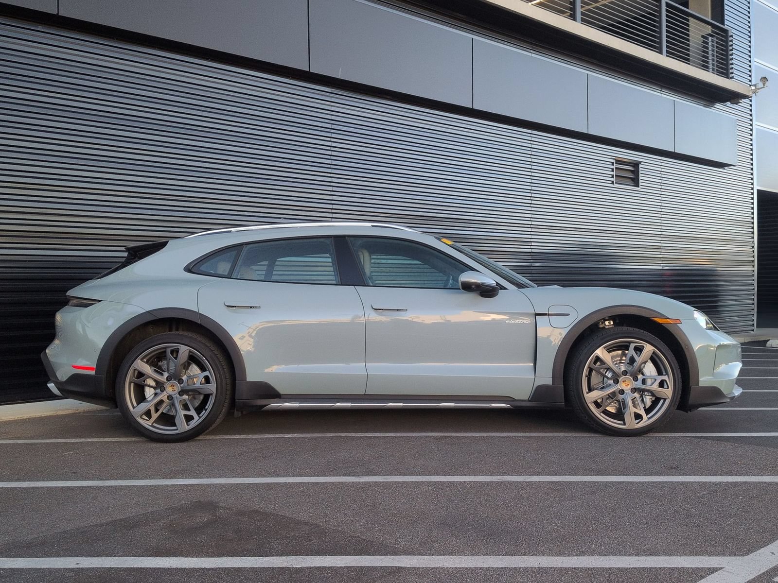 Certified 2025 Porsche Taycan 4 Cross Turismo AWD/4WD image 8