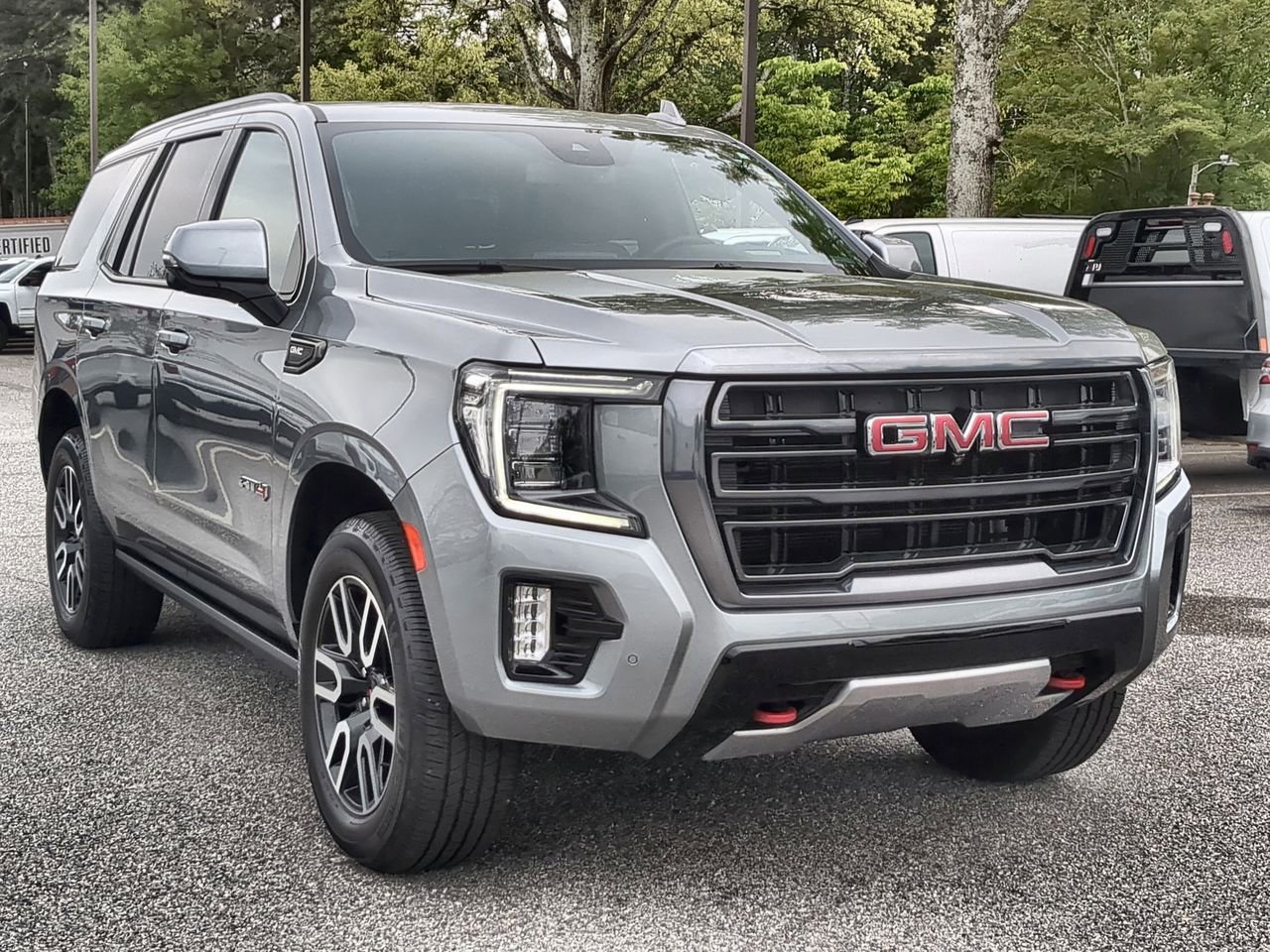 Used 2024 GMC Yukon AT4 w/ Technology Package image 2