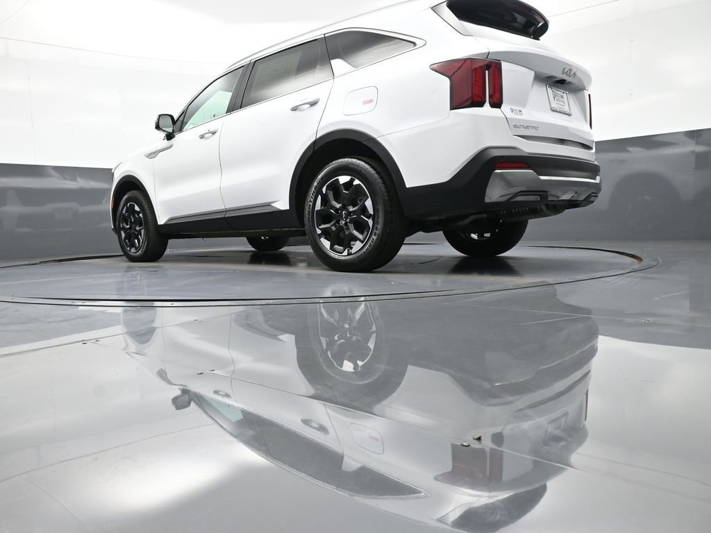 Certified 2024 Kia Sorento S image 32