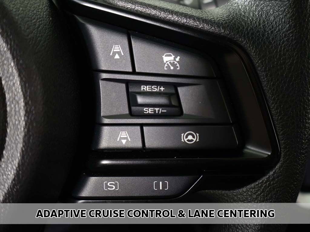 Used 2025 Subaru Crosstrek 2.0i Premium image 3