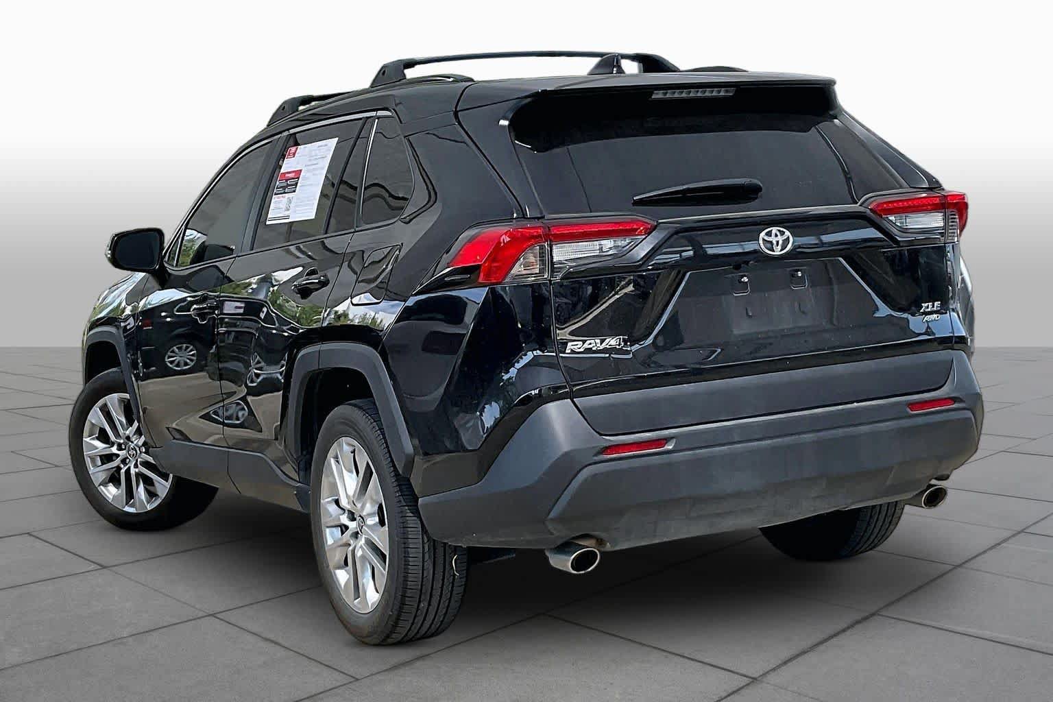 Used 2025 Toyota RAV4 XLE Premium w/ Weather Package AWD/4WD image 12