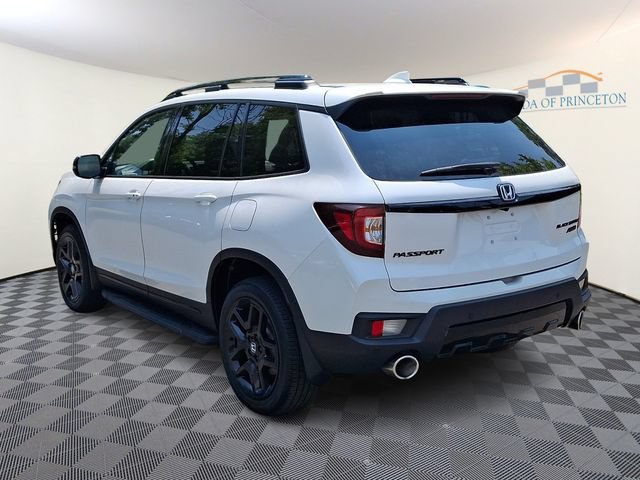 Certified 2024 Honda Passport Black Edition image 4